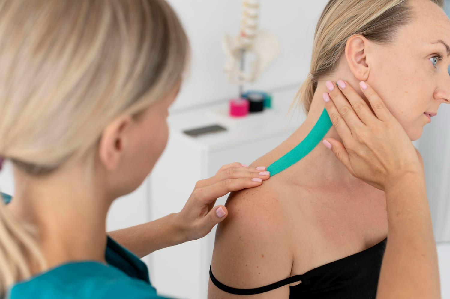 Chiropractor neck correction
