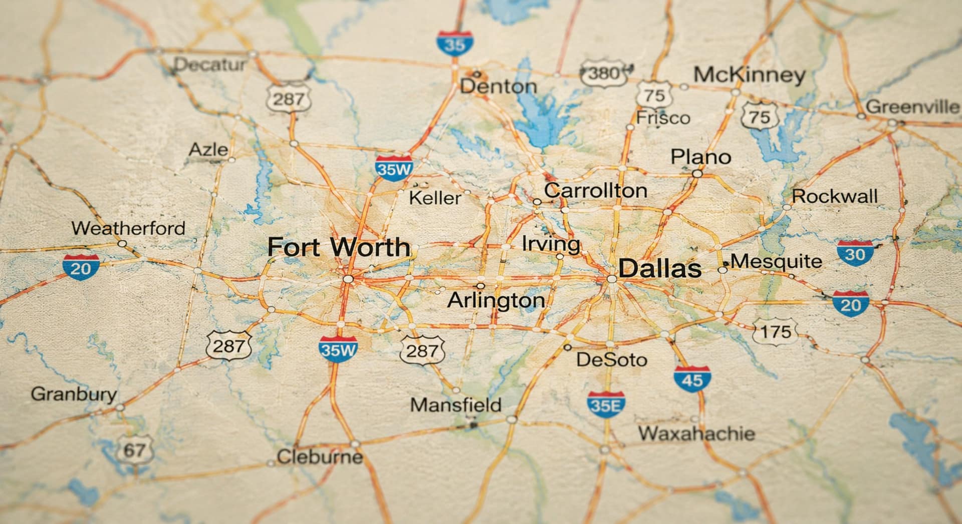 Mapa con las ubicaciones de Premier Injury Clinics en el área metropolitana de Dallas-Fort Worth (DFW), que prestan servicio en Dallas, Arlington, Fort Worth, Mesquite, DeSoto, Farmers Branch y Forest Hill.