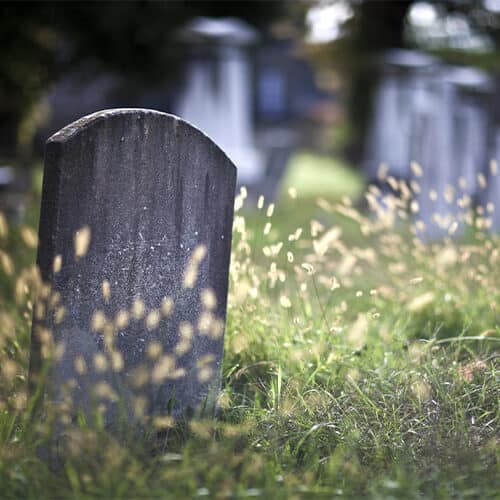 Memorial headstone representing wrongful death claims after fatal accidents in Georgia
