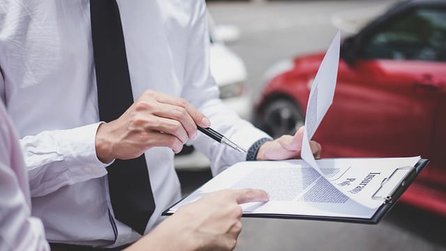 Seguro de auto. Cobertura mínima para automóviles financiados en Texas